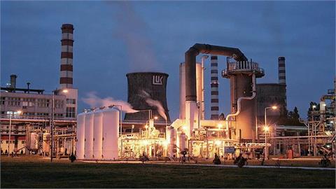 Lukoil’s Romanian Refinery Files for Insolvency “To Protect Activity and Employees”